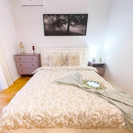 Old Town Spacious Apartment ブカレスト エクステリア 写真