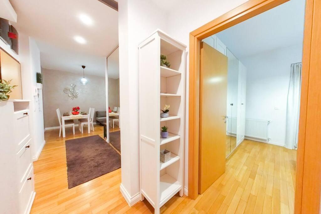 Old Town Spacious Apartment ブカレスト エクステリア 写真