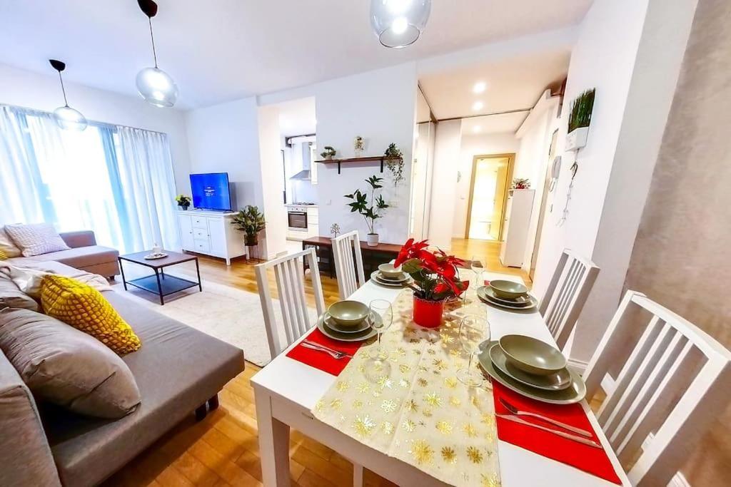 Old Town Spacious Apartment ブカレスト エクステリア 写真
